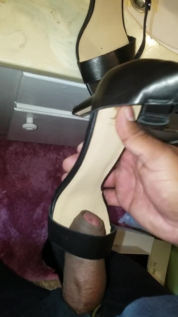 Cum on asian's black sandals 