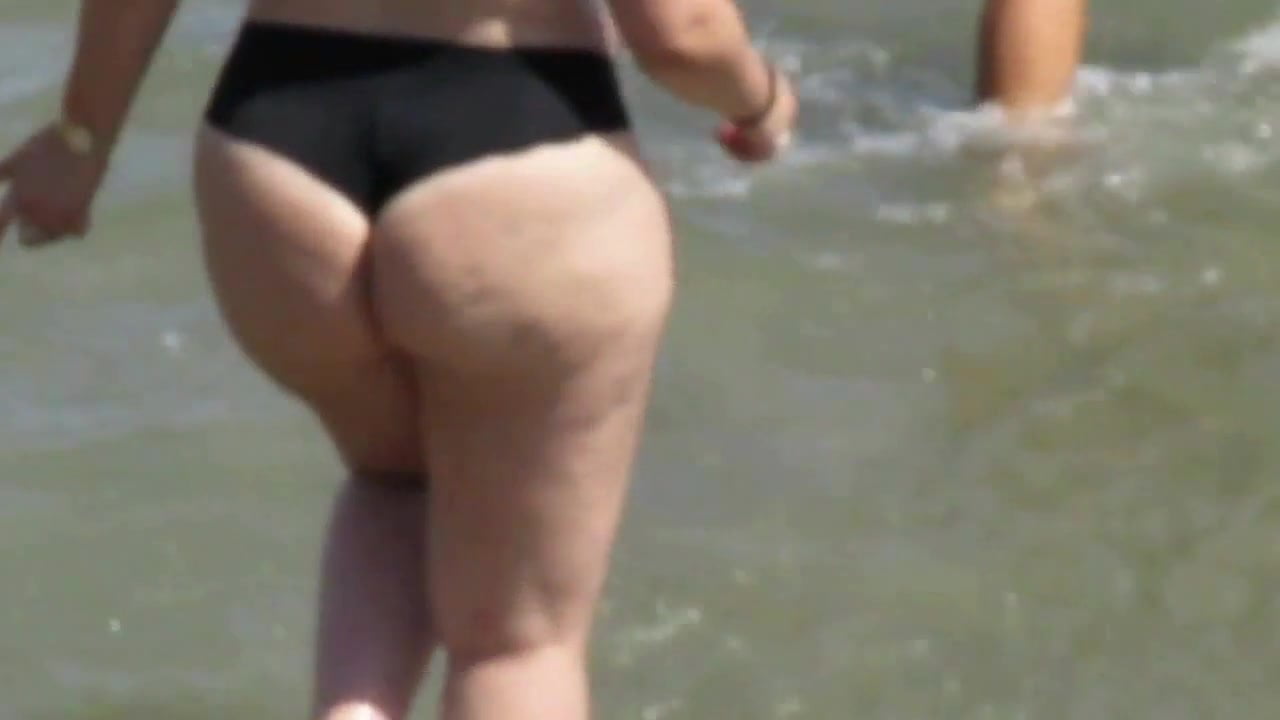 italian teen very big ass beach