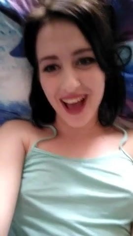Hot 18yo girl flashing and going topless on periscope