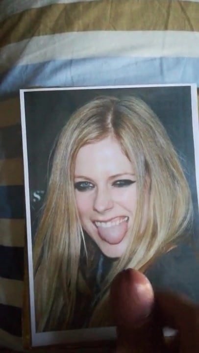 Tribute 4 Avril Lavigne n. 10