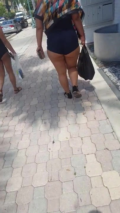 Candid hot bubble butt Latinas in Downtown Hollywood, FL