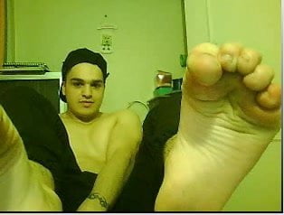 guys feet on webcam male feet pies masculinos