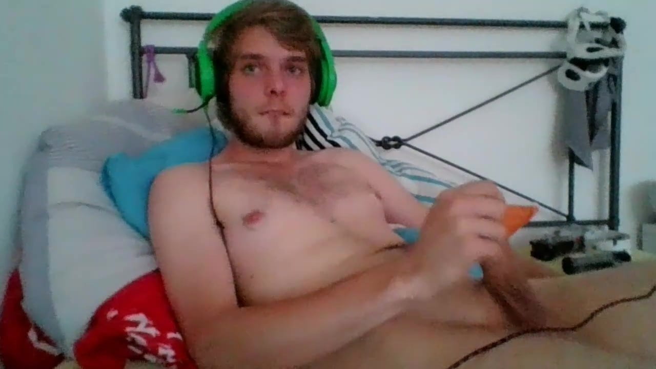 21 year old guy jerking 