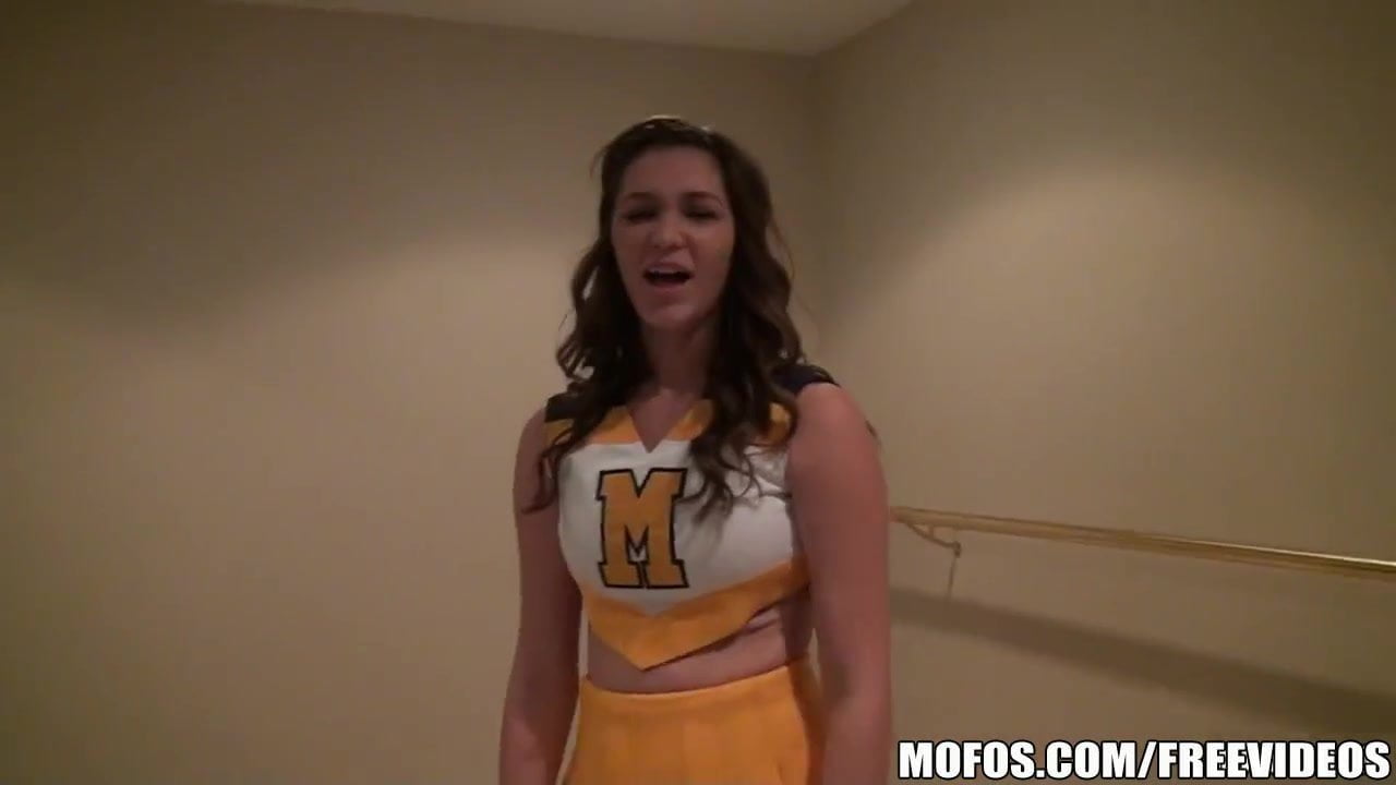 Mofos -Hot Cheerleader Holly shows her spirit 