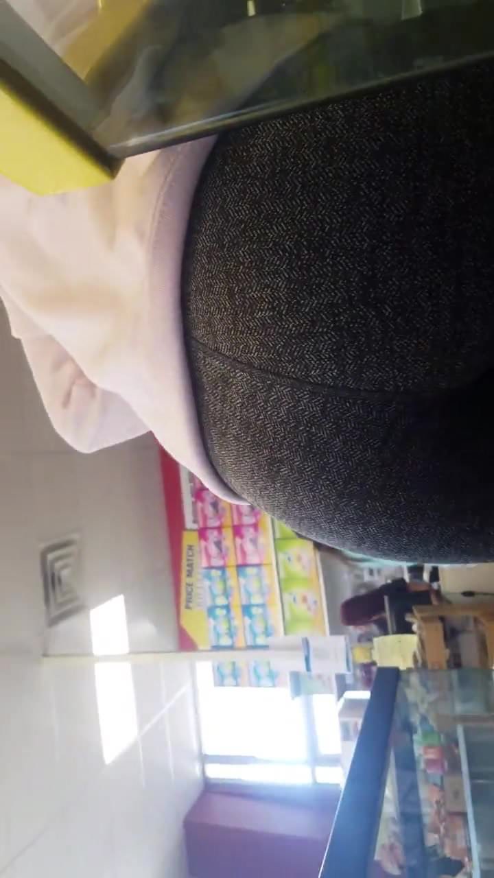 Gray yoga ass at pet store