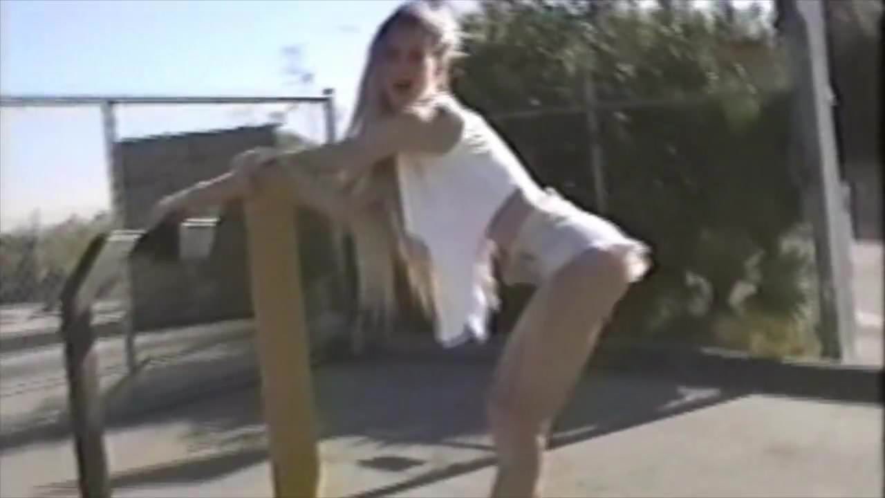 Hot girl strips while rollerblading flash in public