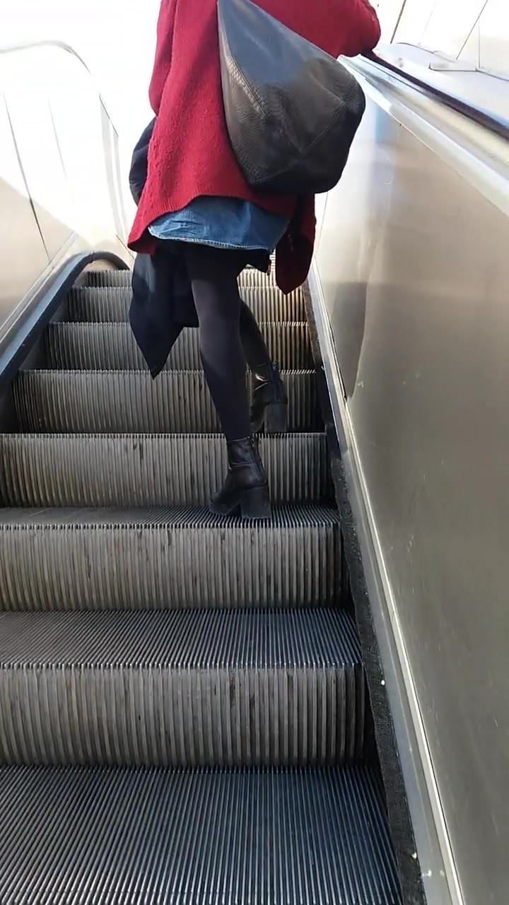 Curly Turkish Bitch On The Escalator