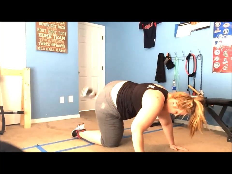 Thick fat Ass girl home workout to get skinny