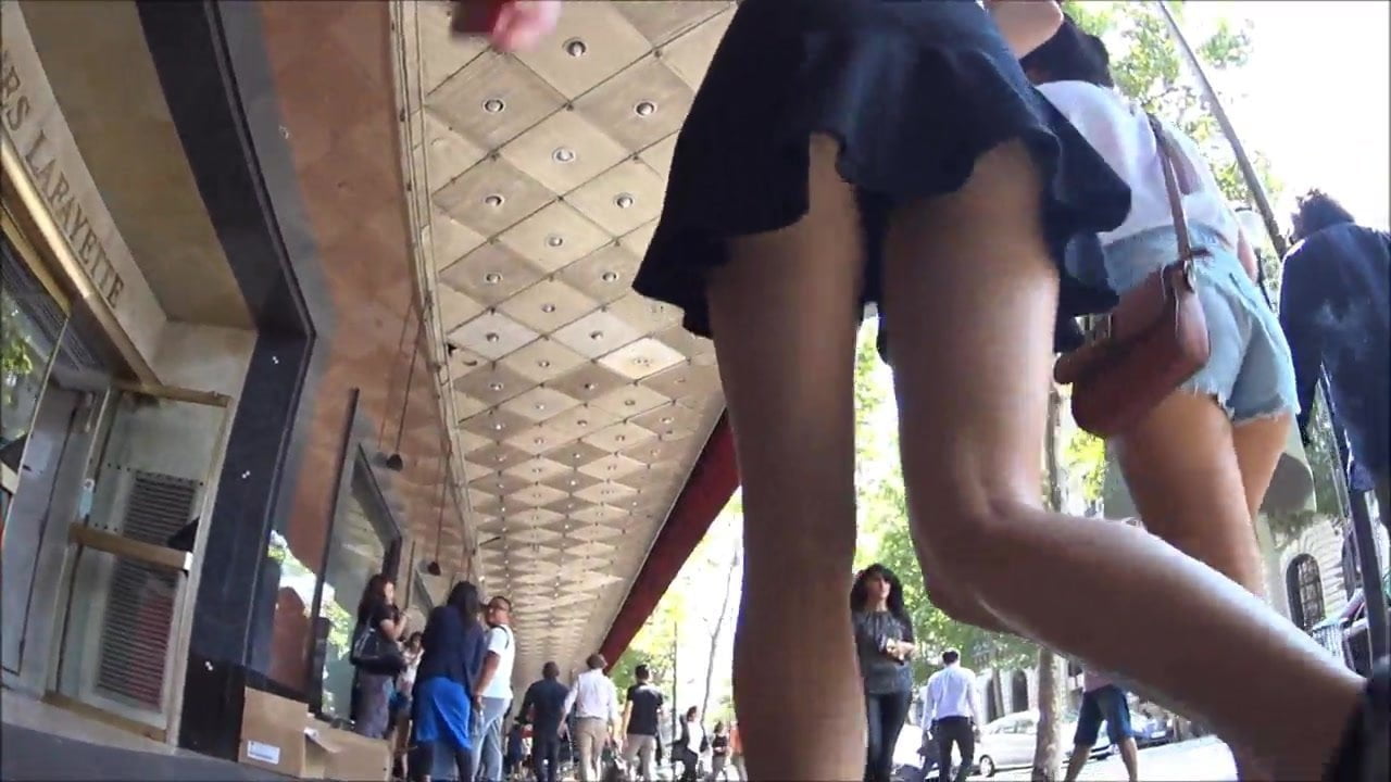 Upskirt - This teen's ass is priceless
