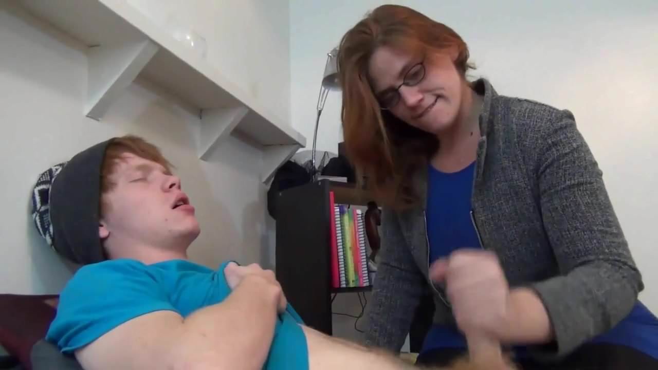 Mom catches son jerking