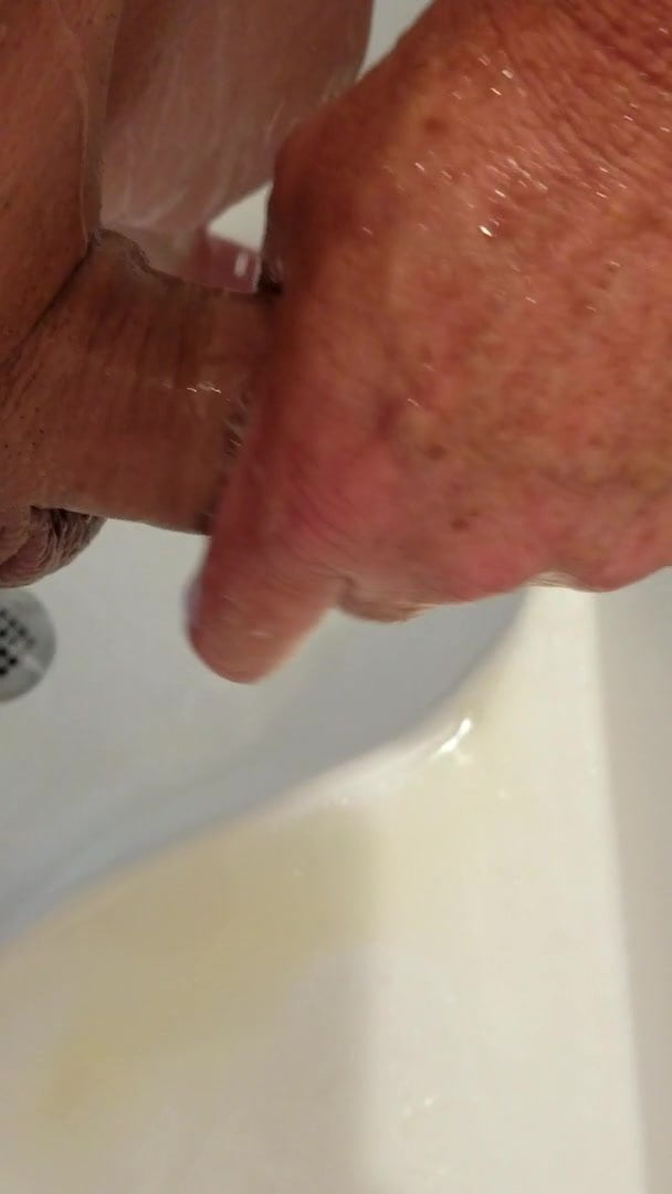 A little piss and stroking for a friend