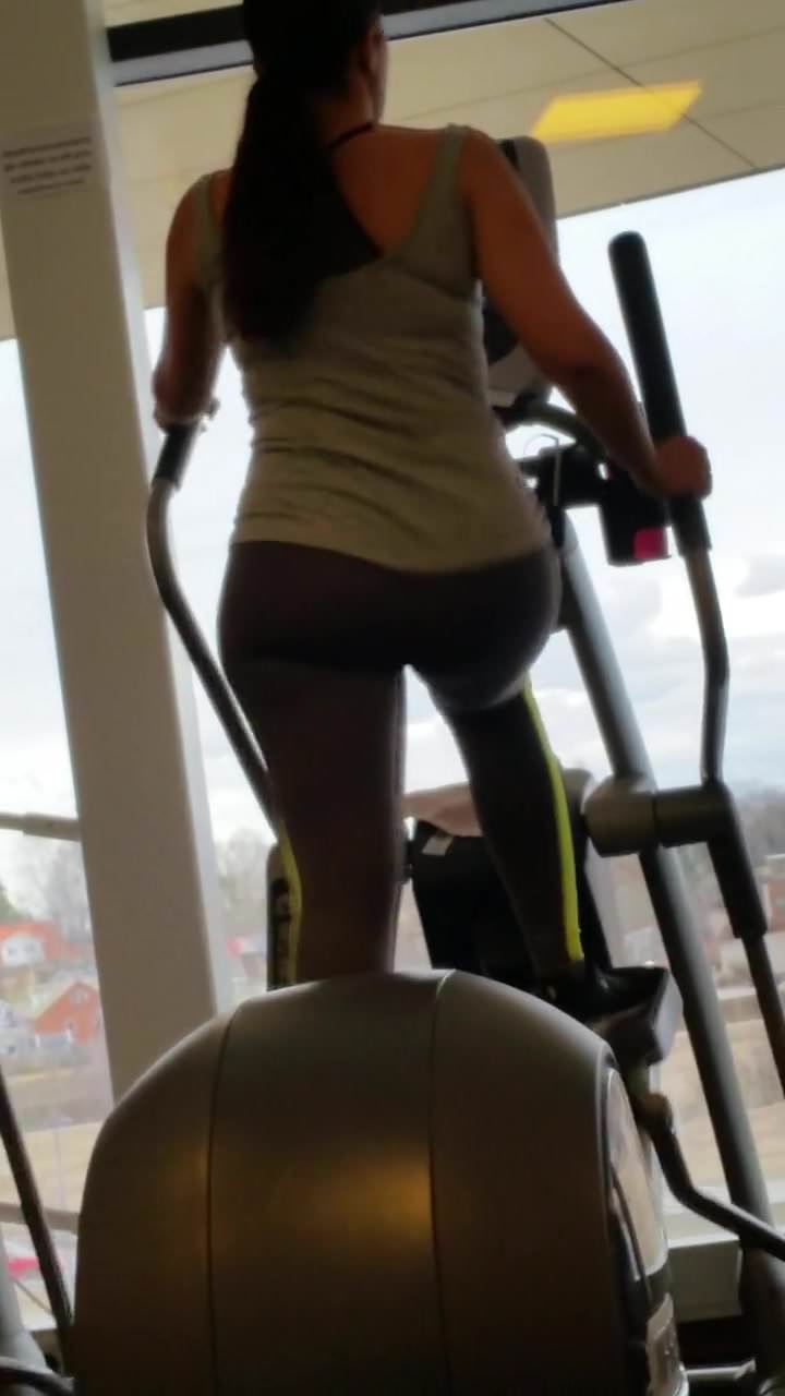 Nice latin ass at the gym