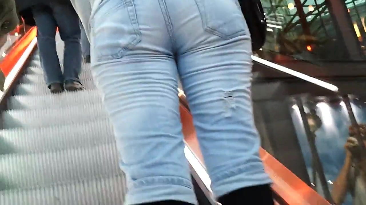 view from rear position on escalator