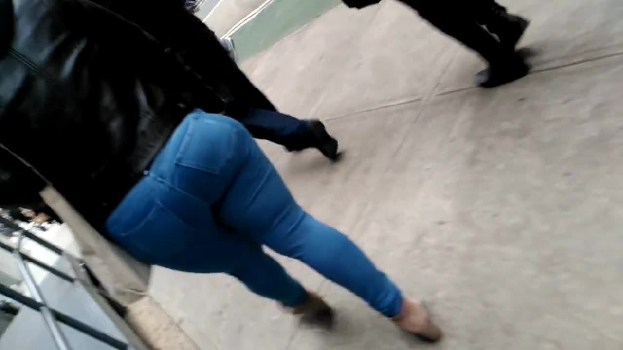 Thyck WG booty meat tight jeans, pt.6