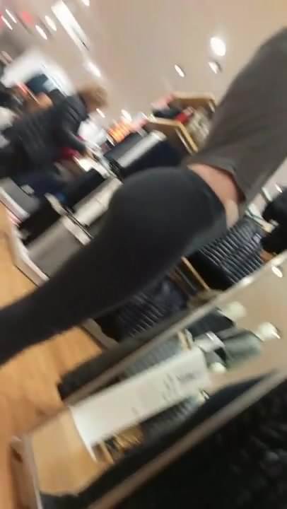 Candid teen ass in leggings