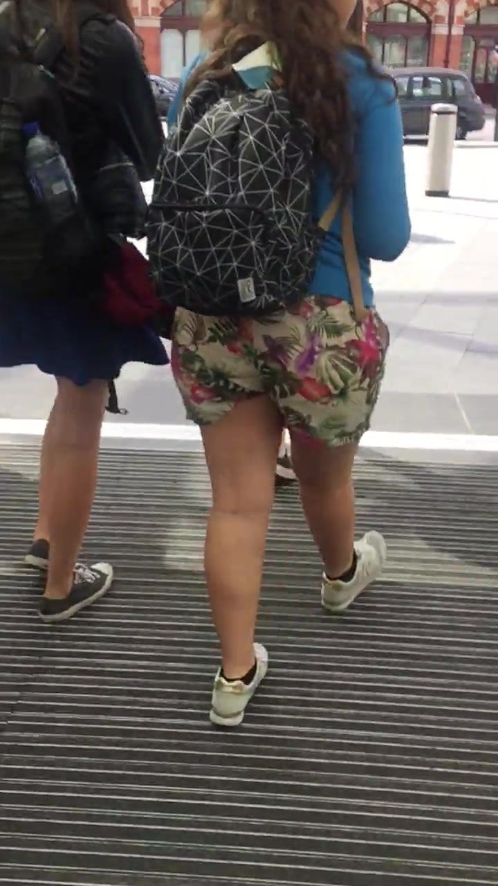 Jiggly goodness 2: thick loose shorts