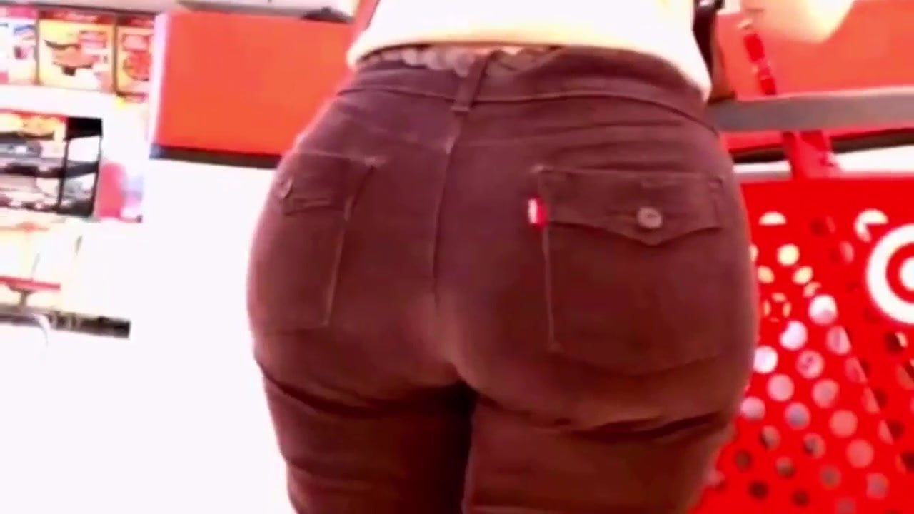PHAT ASS IN JEANS
