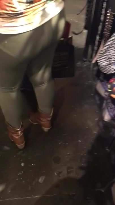 Candid THICC teen PAWG green leggings VPL
