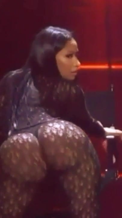 Nicki Minaj ass twerking 73
