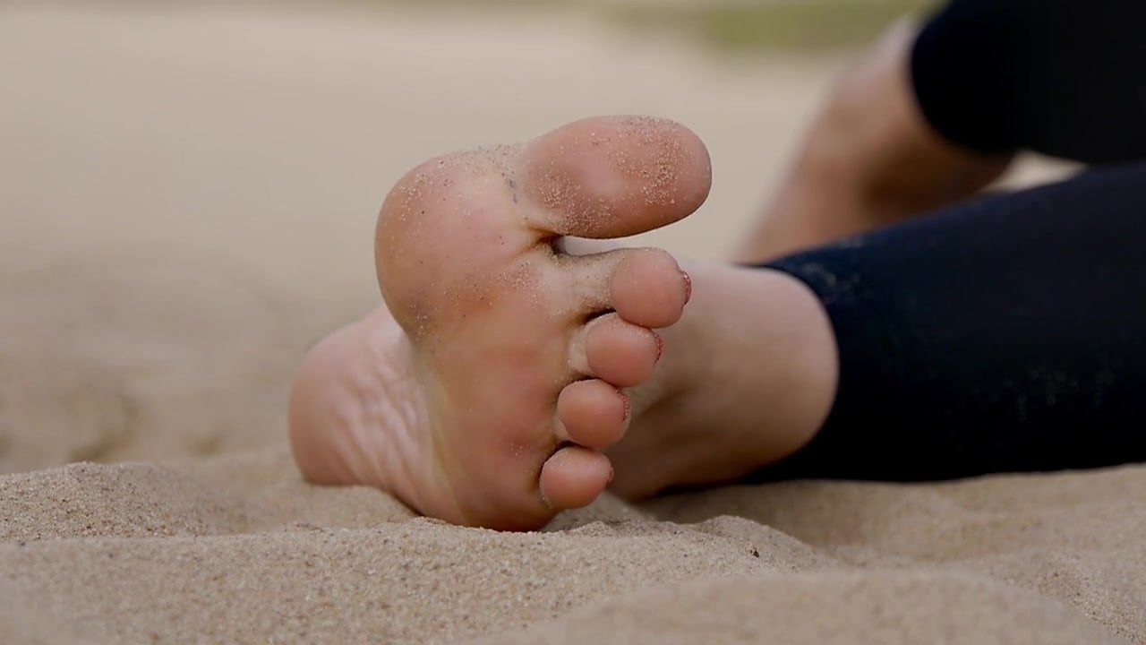 Feet 031 - More Sandy Toes