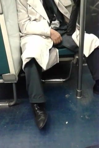 Str8 spy daddy working his bulge in metro