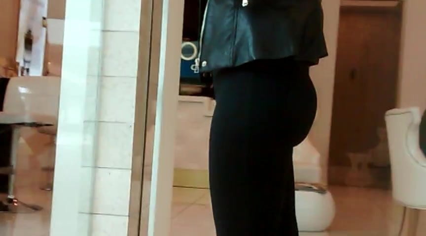 Candid short clip of arab with a big ass.