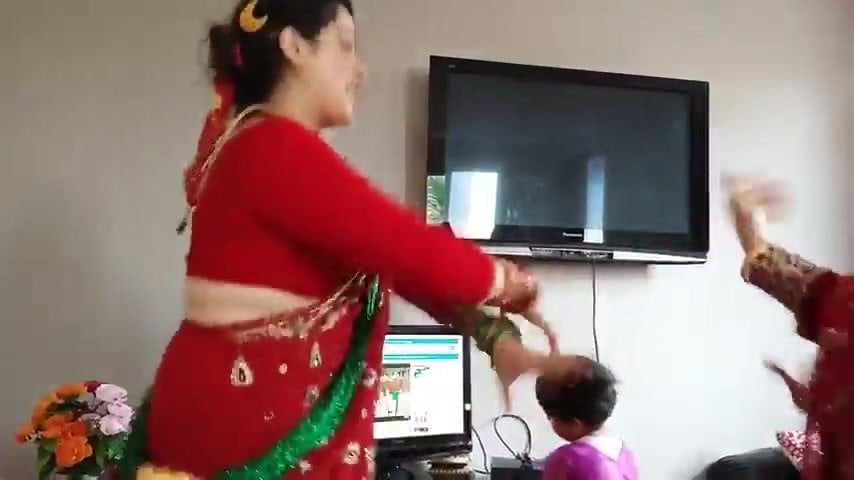 sexy nepali aunties dancing