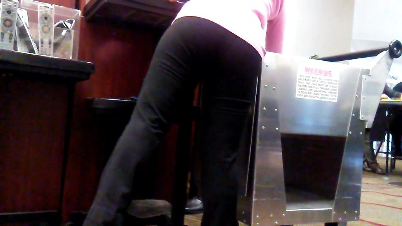Candid Small Chinese Gilf Booty