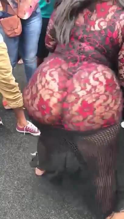 black huge ass girls twerking in public