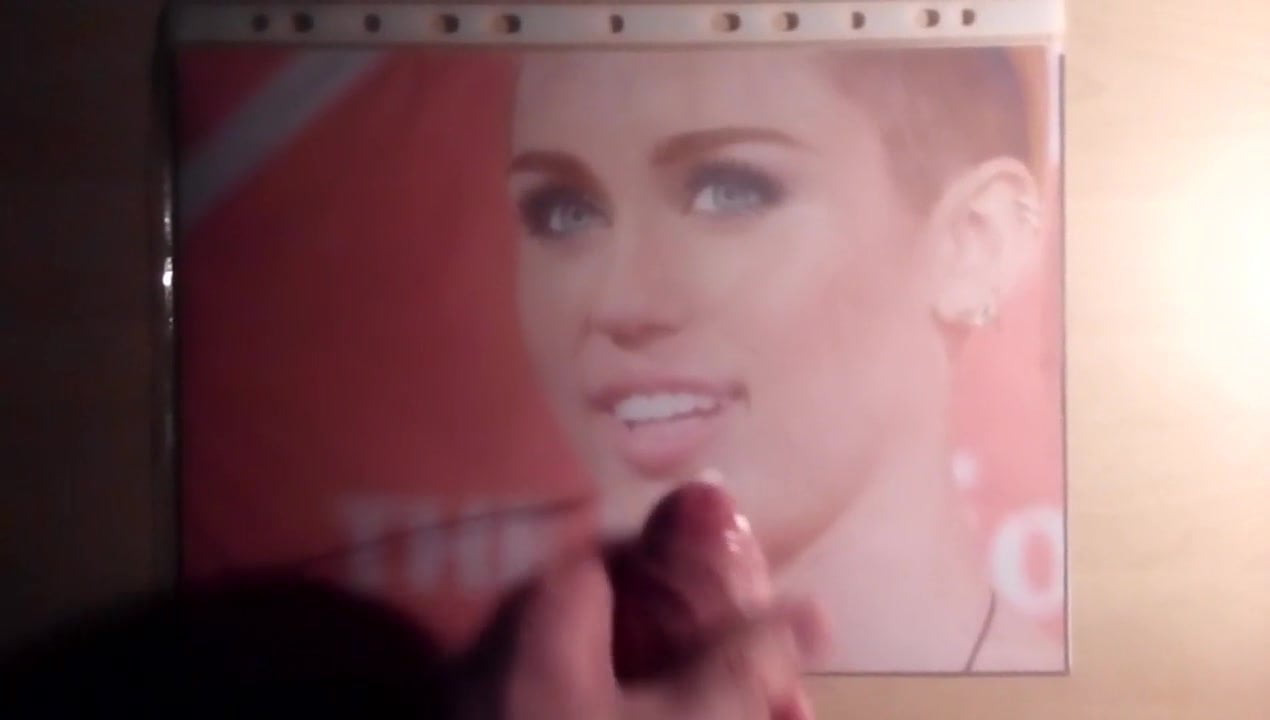 Cum Tribute on Mileys Face