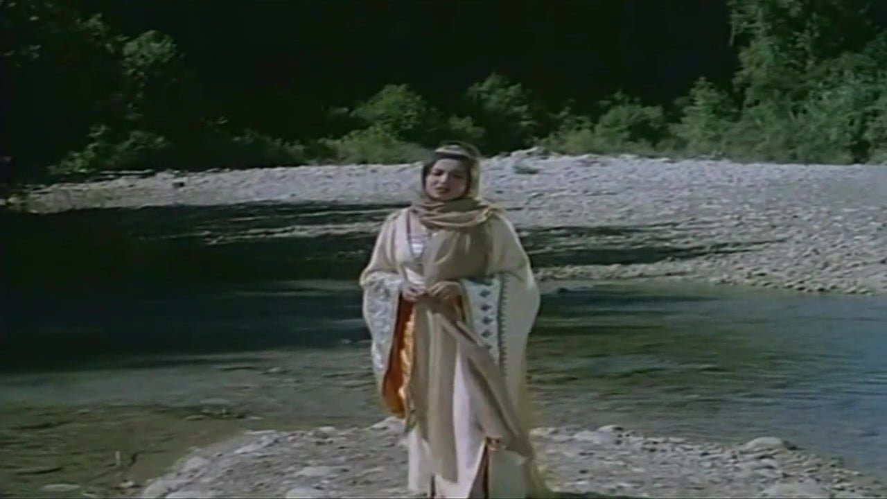 Samira Toufik in 'Bento Aantar' movie
