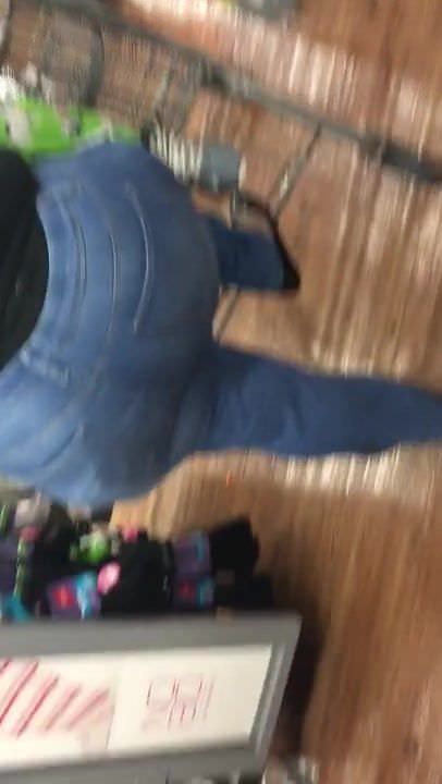 Huge Mexican Booty in Jeans