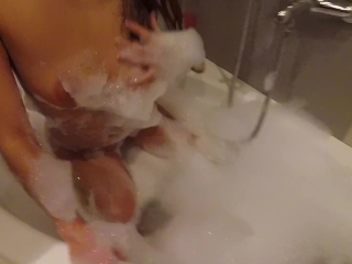 Claudia in : Blowjob, Doggy & Bubble bath