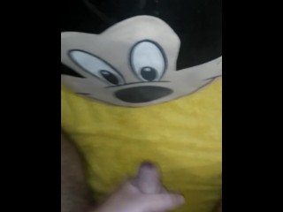 Popperbate with 10 cumshots facial on mickey mouse