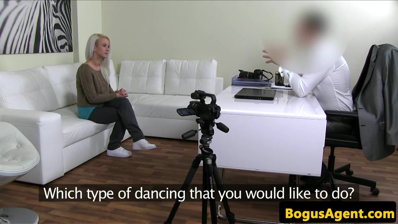Blonde girl webcam masturbation