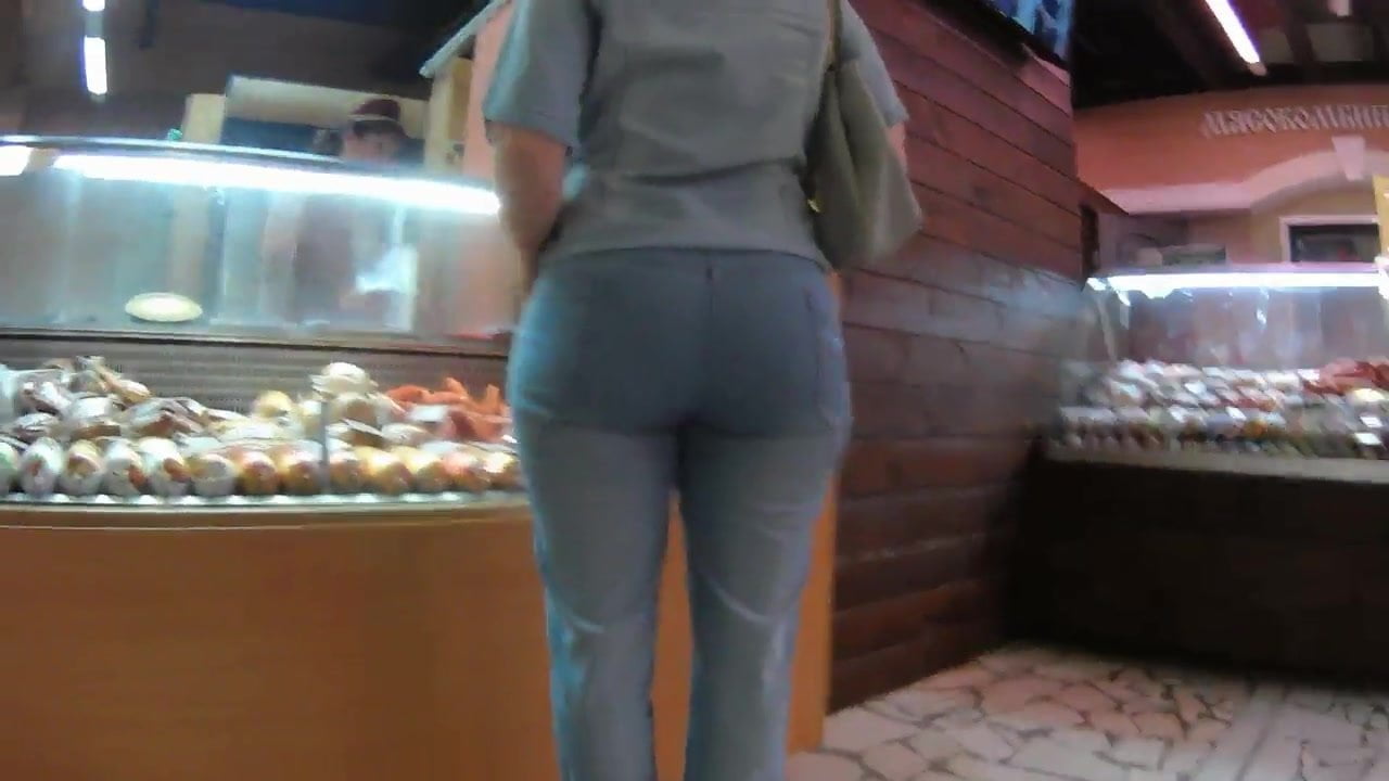 big ass tight jeans 
