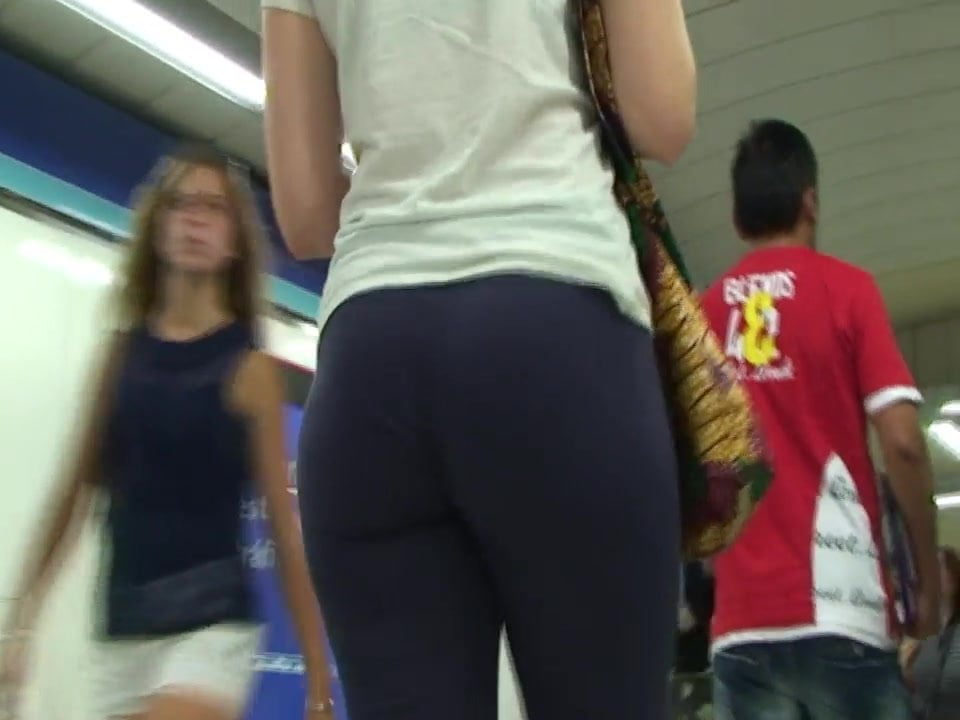candid booty from GLUTEUS DIVINUS