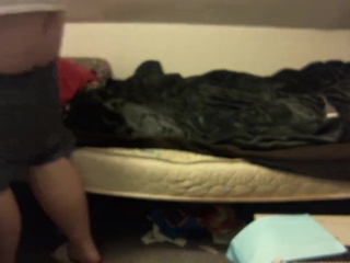 fat white girl buttcrack making a bed